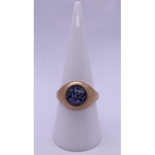 157 - Unusual gold stone set ring - Size O - Approx W: 6.5g