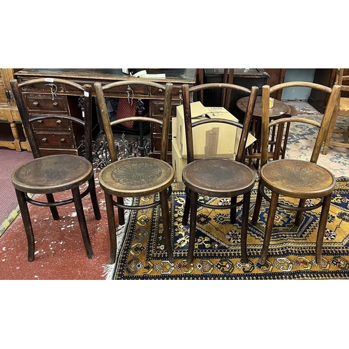 689 - Set of 4 bentwood chairs