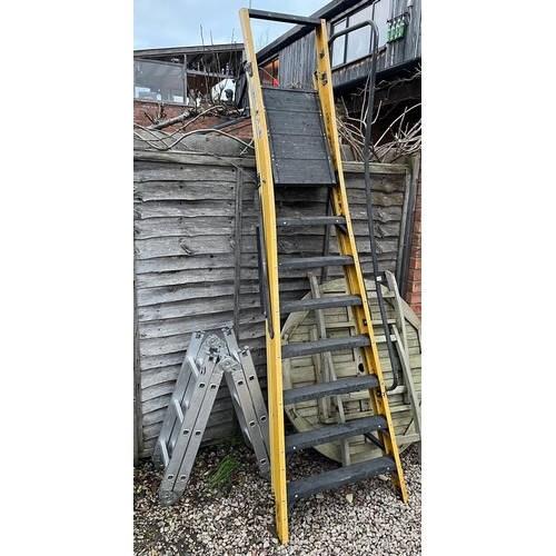 708 - 2 ladders - A frame and platform types