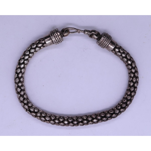 124 - Silver bracelet