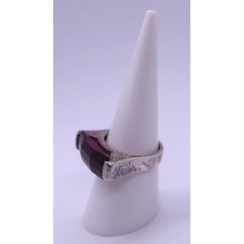 23 - Silver amethyst set ring - Size N