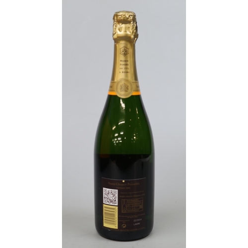 267 - 6 bottles of Veuve Clicquot Ponsardin vintage Champagne