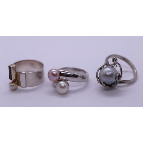 52 - 3 silver pearl set rings