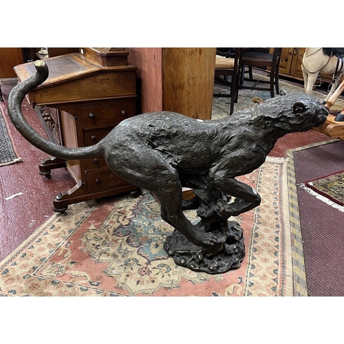 528 - Large signed bronze sculpture of a Cheetah - Approx height: 84cm