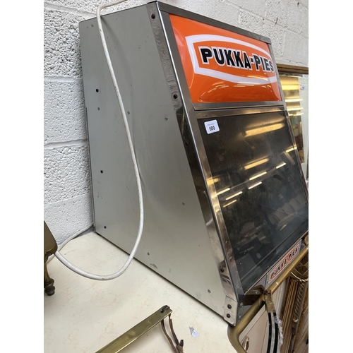 600 - Pukka pie heated cabinet