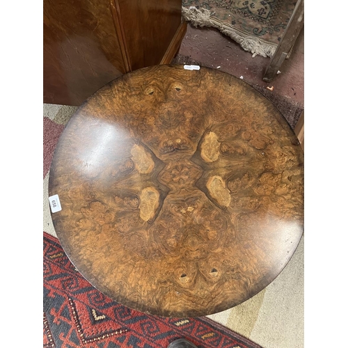 658 - Victorian circular walnut coffee table