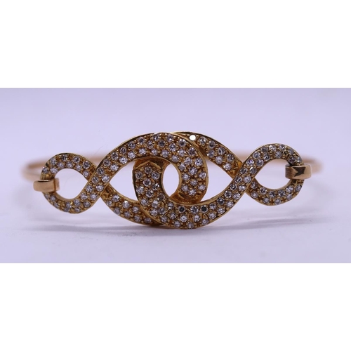 89 - Bespoke 18ct gold diamond (5ct) set bangle