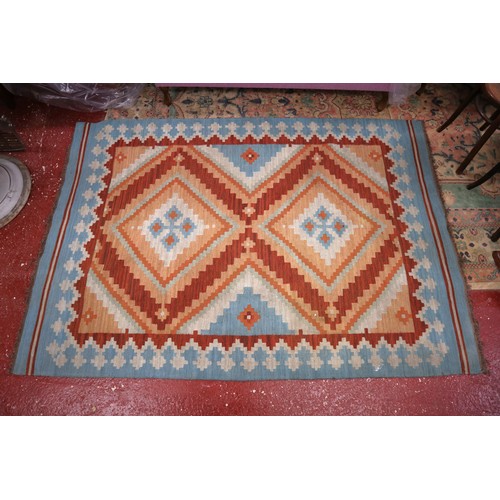 702 - Blue and red flat weave Kilim pattern rug - Approx 163cm x 240cm