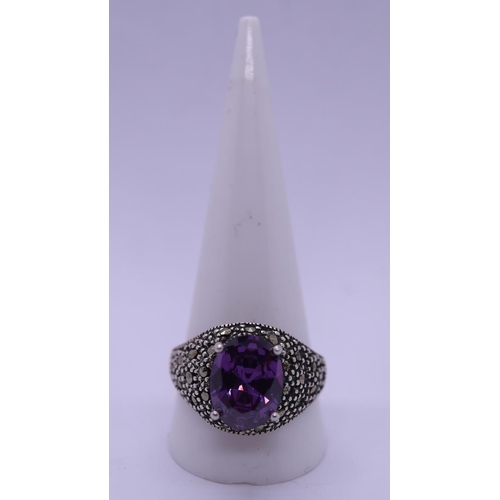 14 - Silver amethyst set ring - size W