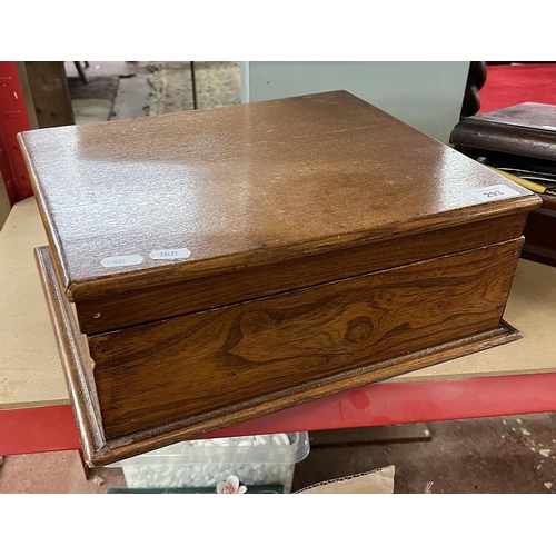 293 - Wooden sewing/work box