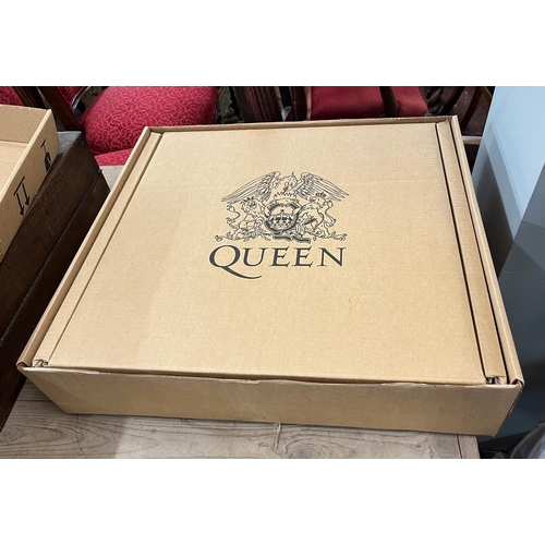 300 - Queen - The Ultimate Collection - Limited numbered edition 002871 - 20 CD box set 1995. Never been o... 