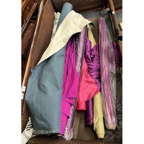 324 - Good collection of fabrics to include silk