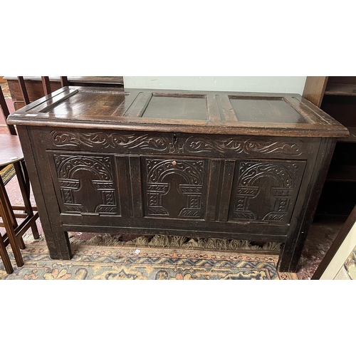 413 - Early oak coffer - Approx W120cm D56cm H69cm