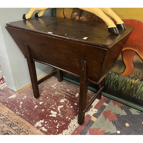 444 - Antique elm dough bin with fitted lid and raised on square section legs - Approx W: 101cm D: 51cm H:... 