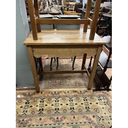 389 - Oak side table together with small oak desk