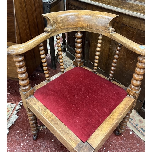 406 - Antique corner chair with bobbin turn legs