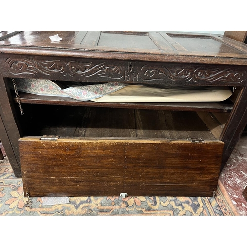 413 - Early oak coffer - Approx W120cm D56cm H69cm