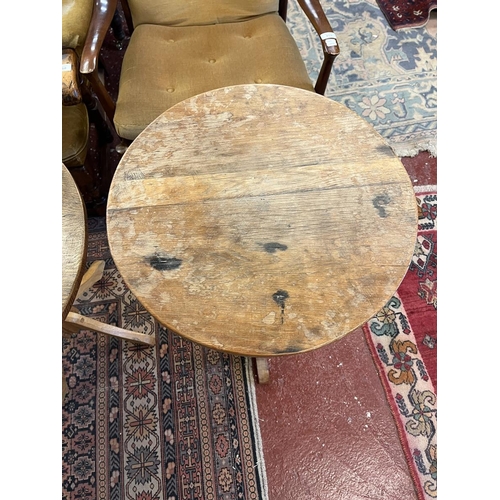 458 - 2 oak pedestal tables