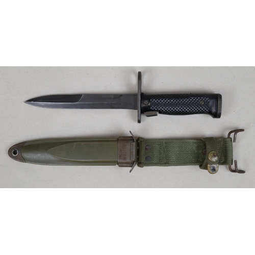 141 - 1960's Vietnam War era USA M6 bayonet in M8A1 steel scabbard and webbing frog