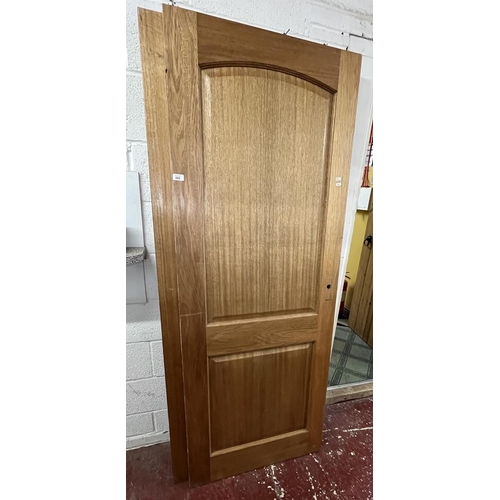 285 - 3 Internal hard wood doors - 2 doors approx W: 75.5cm D: 3.75cm H: 197.5cm 1 door approx W: 67.5cm D... 