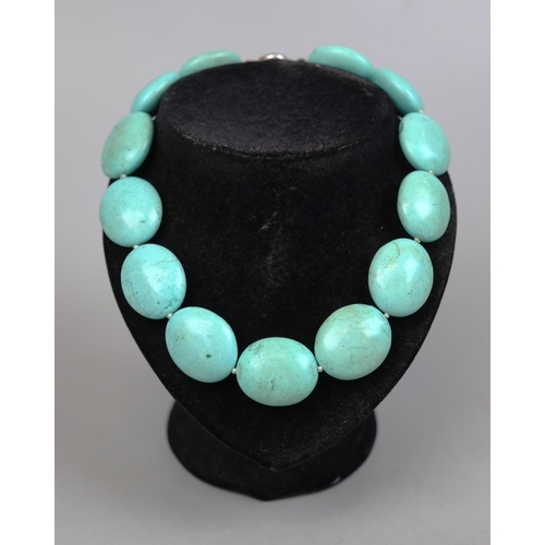 30 - Silver clasped turquoise necklace