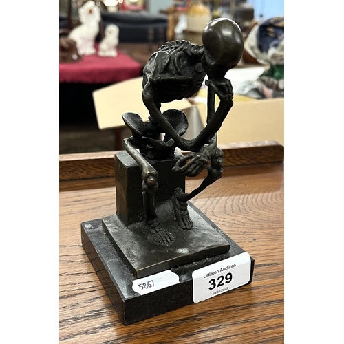 329 - Small bronze skeleton sculpture - Approx H: 15cm