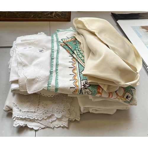 401 - Assortment of vintage linen