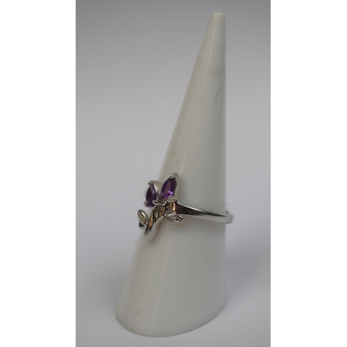 21 - Silver amethyst set ring - Size M