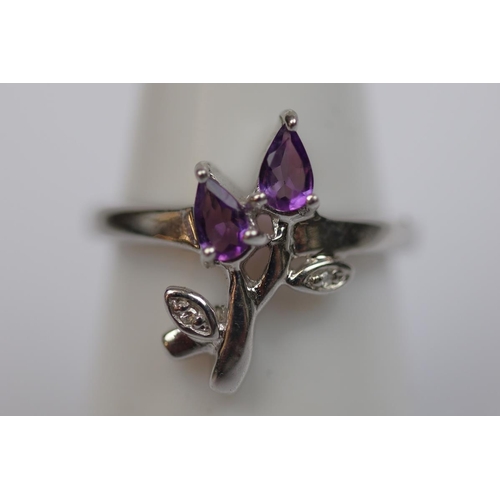 21 - Silver amethyst set ring - Size M