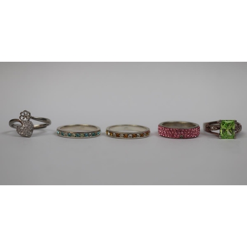 23 - 5 silver stone set rings