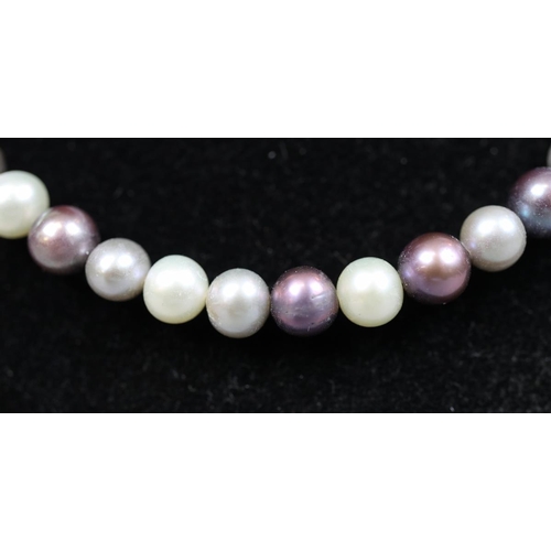 43 - Silver clasped pearl necklace