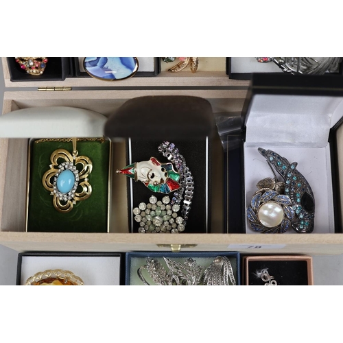 78 - Collection of costume jewellery