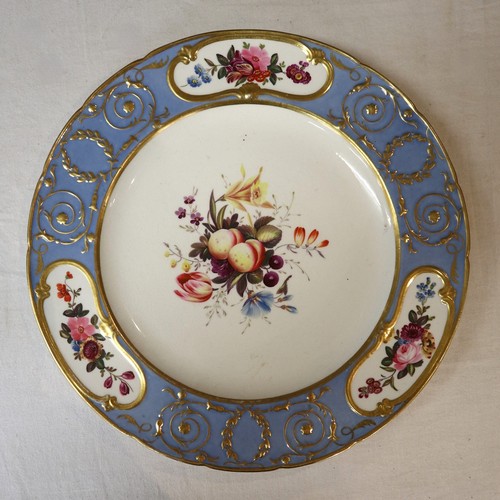 124 - Collection of decorative plates