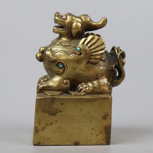 268 - Large heavy gilt bronze seal - Approx 14cm x 7.5cm