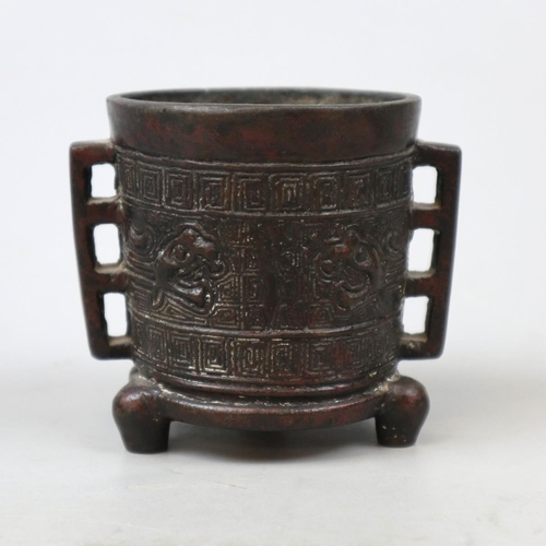 278 - Small Chinese bronze vessel on stand