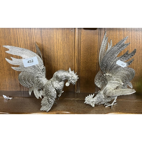 452 - Pair of white metal fighting cocks - Approx H: 21cm