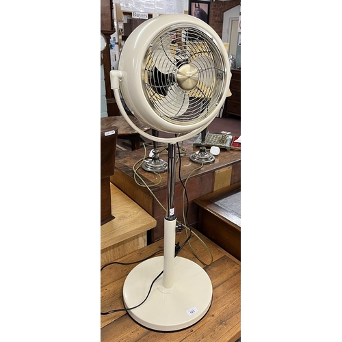 525 - Retro floor standing fan