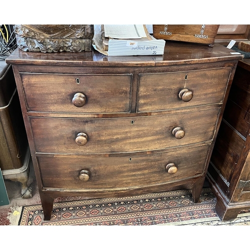 607 - Antique oak bow front 2 over 2 chest of drawers - Approx W: 91cm D: 49cm H: 89cm