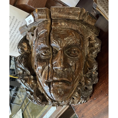 608 - Antique ecclesiastical carved oak head corbel - Approx H: 29cm