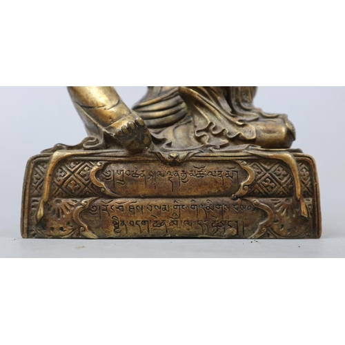 264 - Rare large antique gilt bronze lama Teacher with Tibetan/Sanskrit verse to base - Approx H: 30cm W: ... 