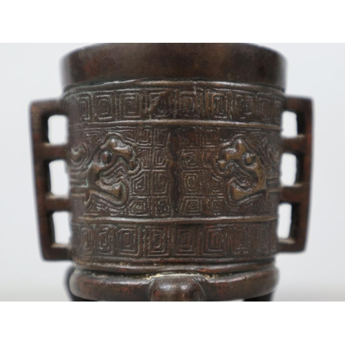 278 - Small Chinese bronze vessel on stand