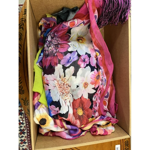 395 - Collection of scarves to include Dolce and Gabbana, Louise Vuitton and Pucci etc