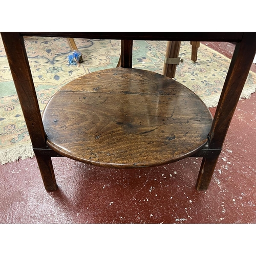 470 - Early elm cricket table - Approx D: 67cm H: 65cm