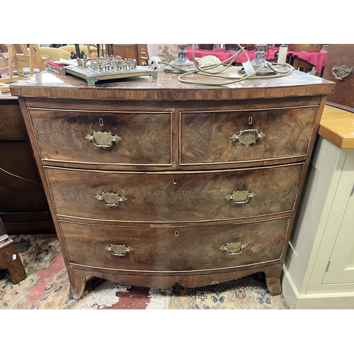 502 - 2 over 2 bow fronted chest of drawers - Approx W: 91cm D: 47cm H: 89cm