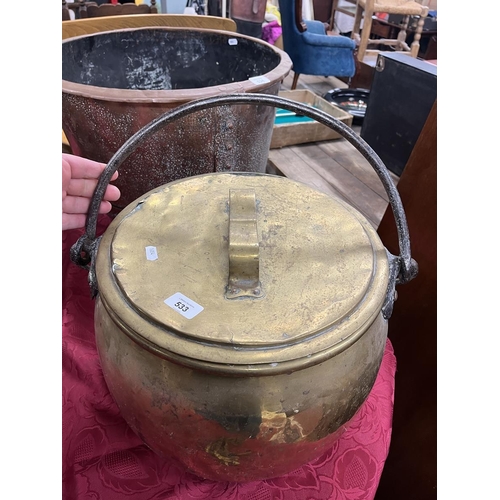 533 - Lidded cauldron style brass coal bucket