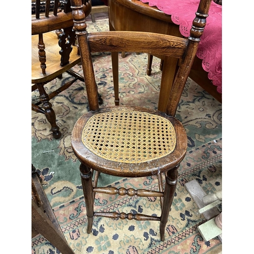 542 - Victorian high chair