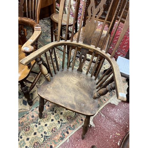 547 - Antique Windsor armchair