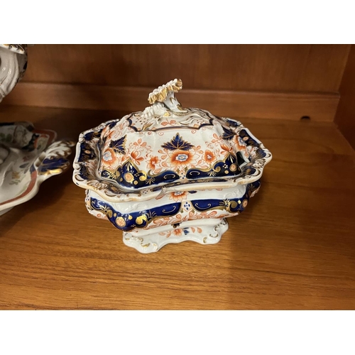 559 - Large Mason's tureen together with another smaller (A/F)