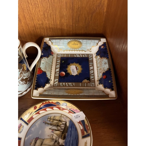 561 - Collection of ceramics to include Royal Worcester