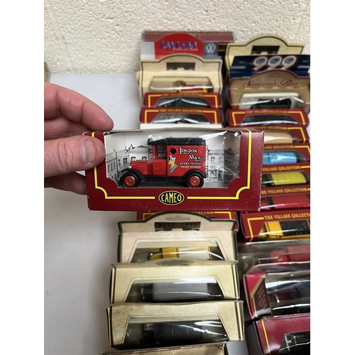 571 - Collection of diecast vehicles in original boxes